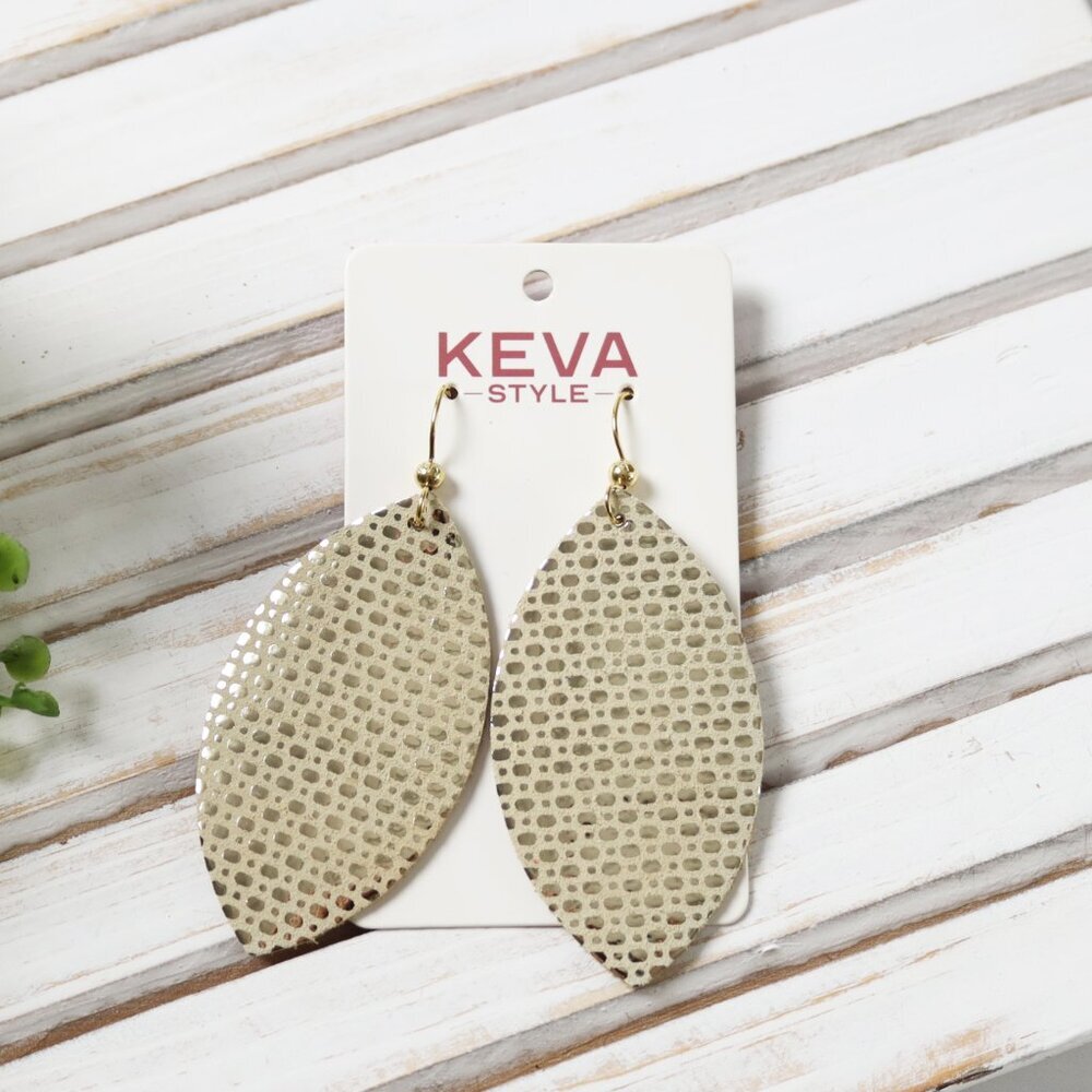 🆕 Keva Style Point on Cream Leather and Gold Earrings